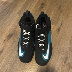 Nike Men's Air Griffey Max 1 Black Multi Color Freshwater Sneaker size 10.5